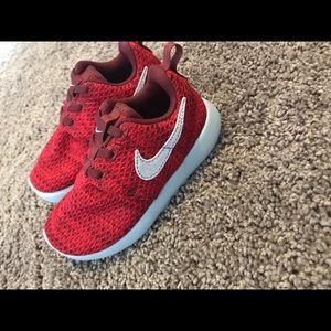 Nike Toddler Red Rosches